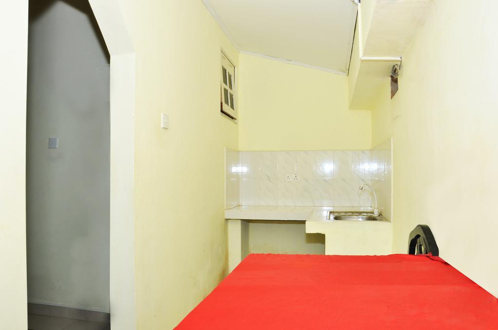 Blumarine Guest House Negombo Quarto foto