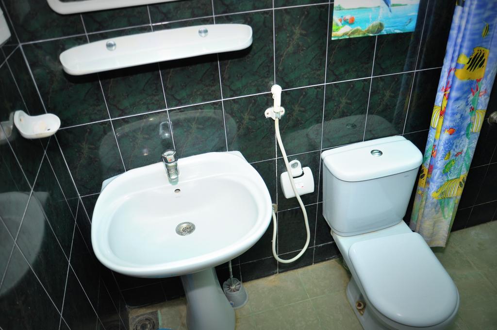 Blumarine Guest House Negombo Quarto foto