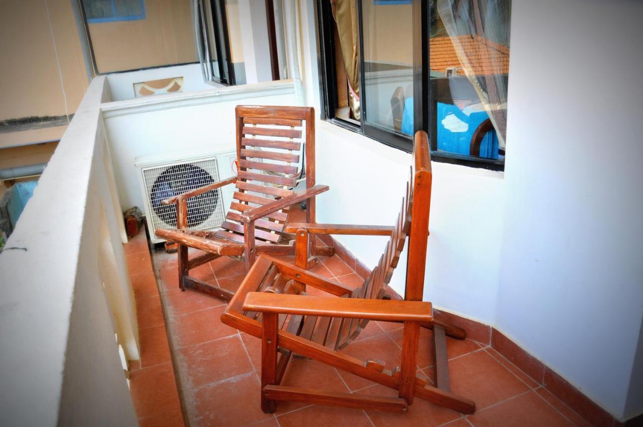 Blumarine Guest House Negombo Exterior foto